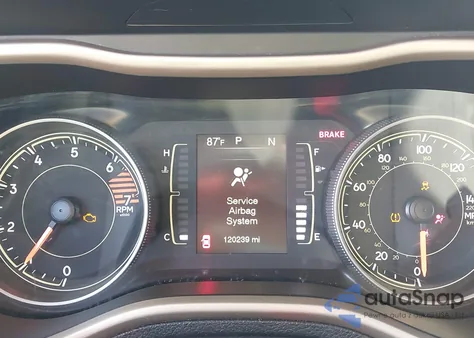 2018 Jeep Cherokee Latitude Fwd z USA, uszkodzony, nr VIN 1C4PJLCB1JD615340